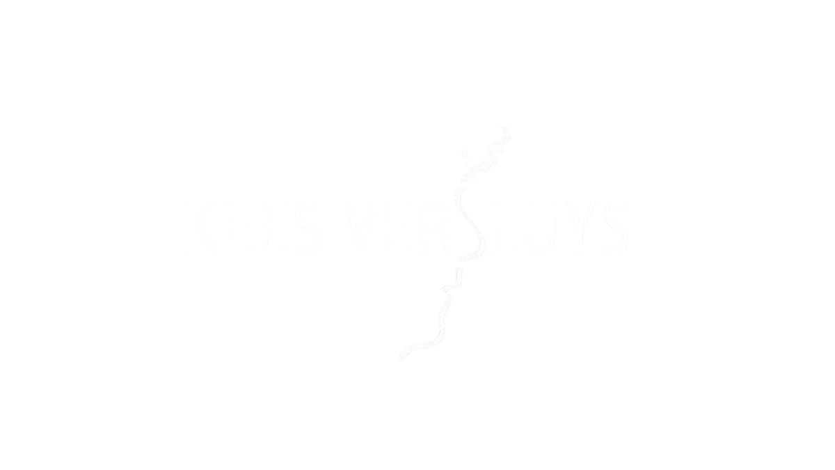 Logo van Kees Versluys, zanger en entertainer